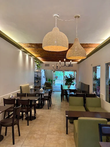 Salón Interior — Magnolia Coffee and Tea